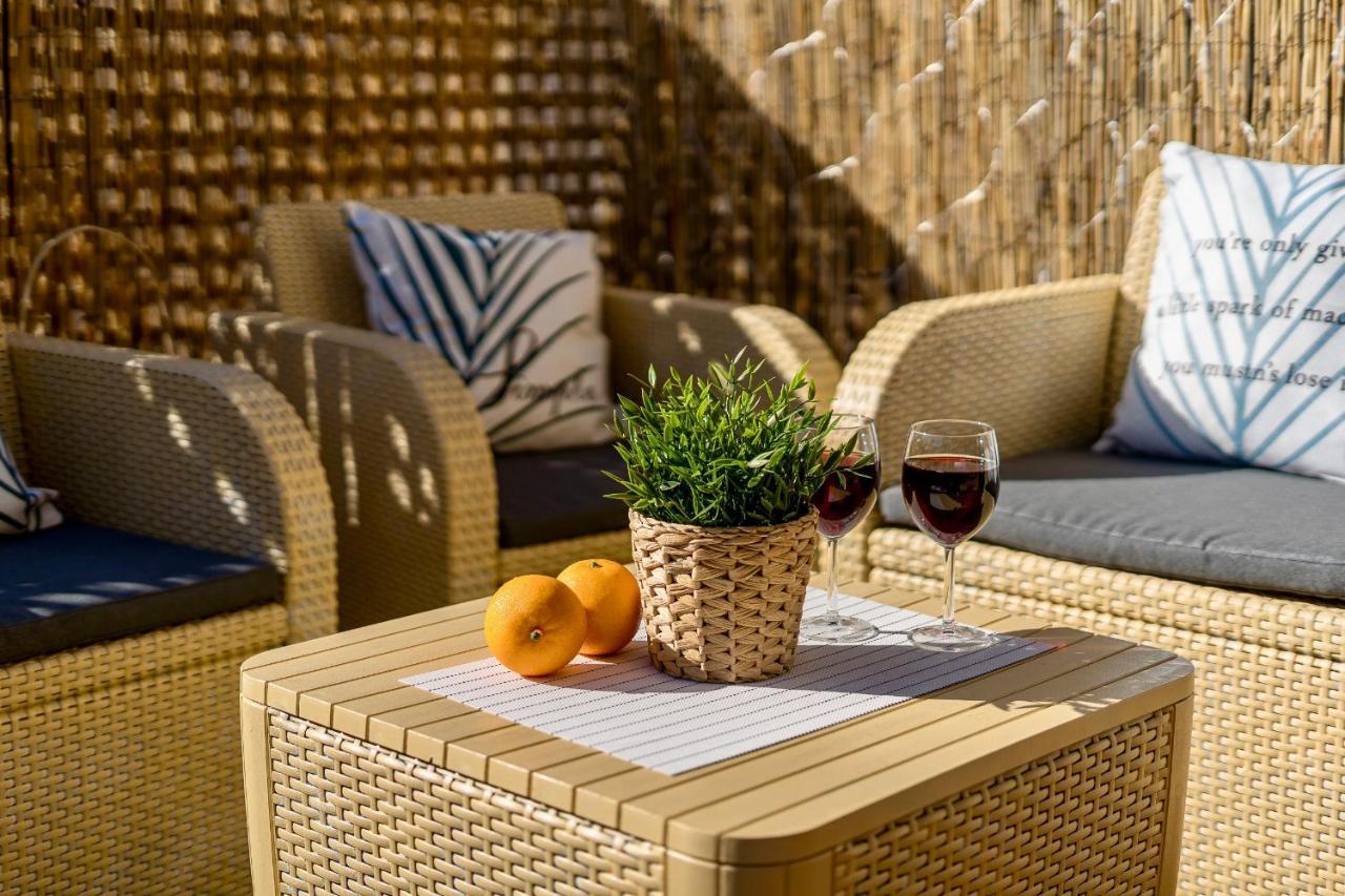 Black Beach Luxury Vacation House Puerto de Santiago  Bagian luar foto