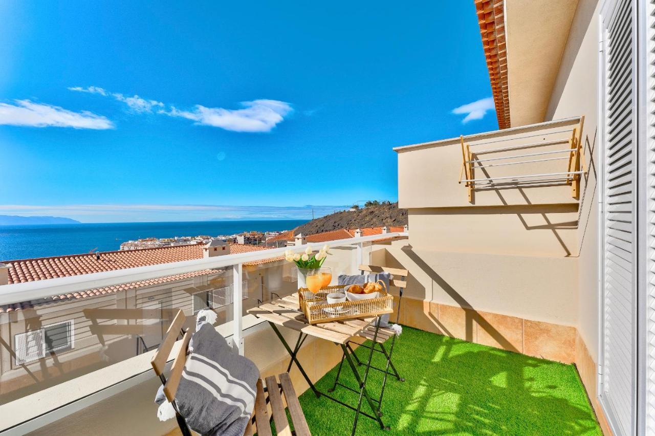 Black Beach Luxury Vacation House Puerto de Santiago  Bagian luar foto