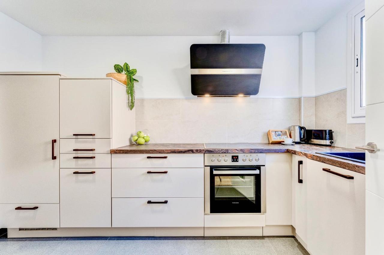 Black Beach Luxury Vacation House Puerto de Santiago  Bagian luar foto