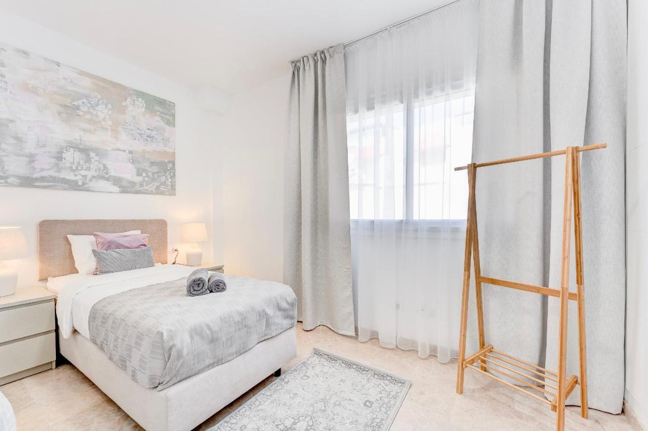 Black Beach Luxury Vacation House Puerto de Santiago  Bagian luar foto
